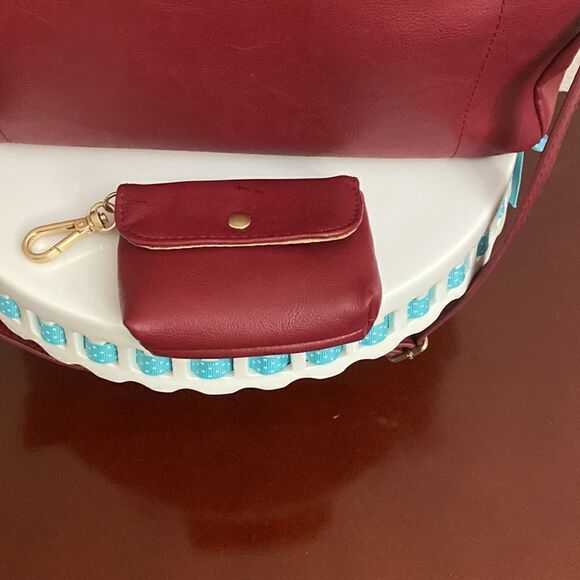 👛Leather Bag & coin purse it has a zip pocket on the outside and inside!! - Picture 4 of 6